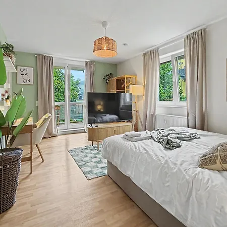 Staytime - Leaf Daire Dresden